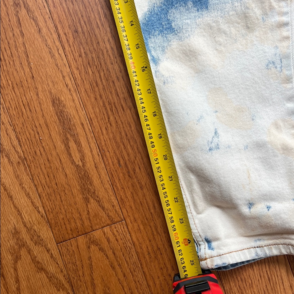 Distressed jeans - Picture 7 of 8
